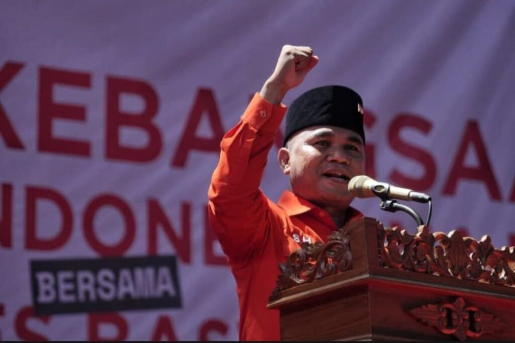 Pemimpin yang Dekat dengan Rakyat: Saat Kesederhanaan Menjadi Kekuatan Politik