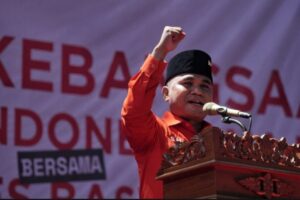 Pemimpin yang Dekat dengan Rakyat: Saat Kesederhanaan Menjadi Kekuatan Politik