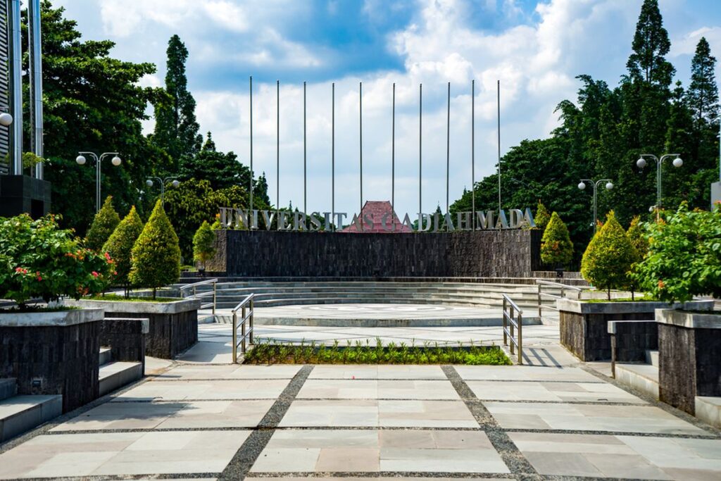 Universitas Gadjah Mada: Saatnya Serius! Strategi Ampuh Menembus Ujian Masuk UGM dan Meraih Kursi di Kampus Impian