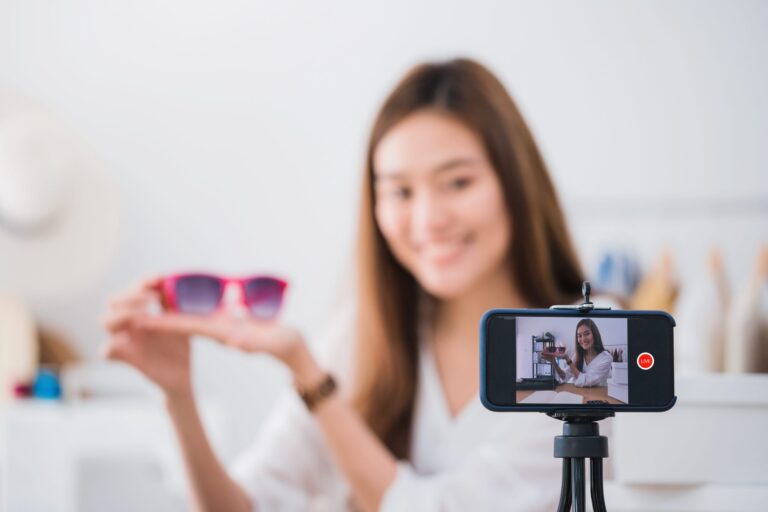 Strategi Pemasaran Digital yang Terbukti Menghasilkan: Review Produk oleh Blogger untuk Meningkatkan Kepercayaan dan Penjualan